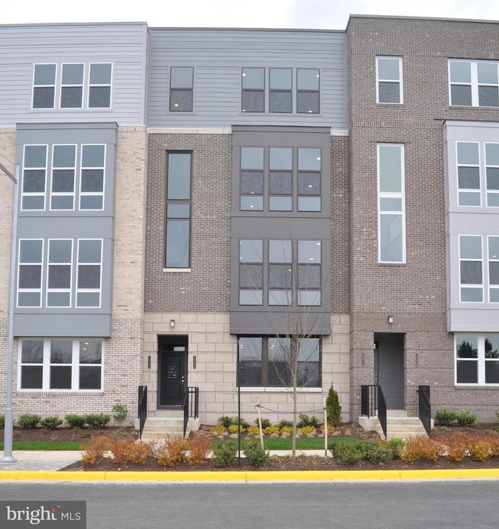 13424 ARROWBROOK CENTRE DR, Herndon, VA 20171