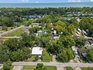 3727 Chanterway Street, Bacliff, TX 77518