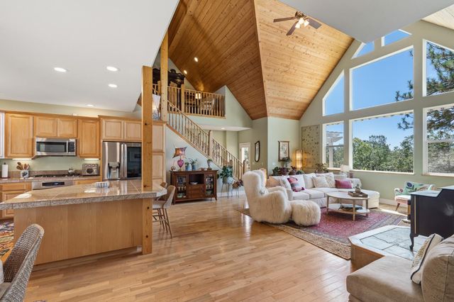5590 Lynx Trl, Pollock Pines, CA 95726