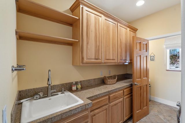 5590 Lynx Trl, Pollock Pines, CA 95726