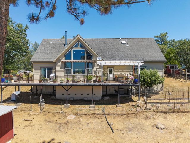 5590 Lynx Trl, Pollock Pines, CA 95726