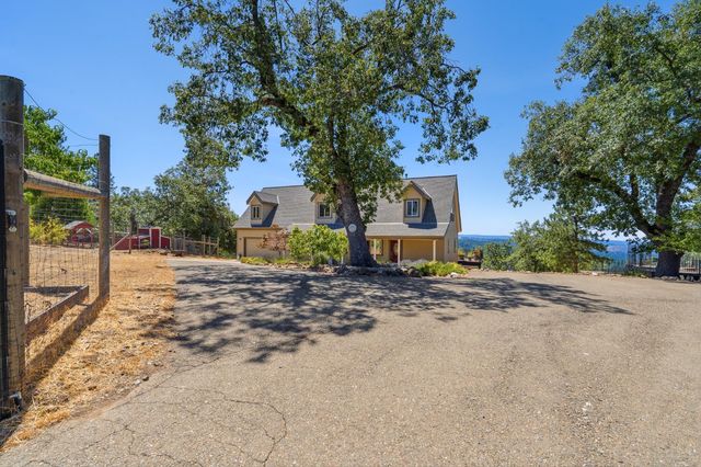 5590 Lynx Trl, Pollock Pines, CA 95726