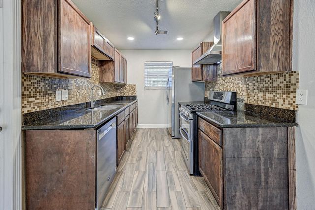 14027 Blue Falls Drive, Sugar Land, TX 77498