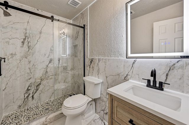 14027 Blue Falls Drive, Sugar Land, TX 77498