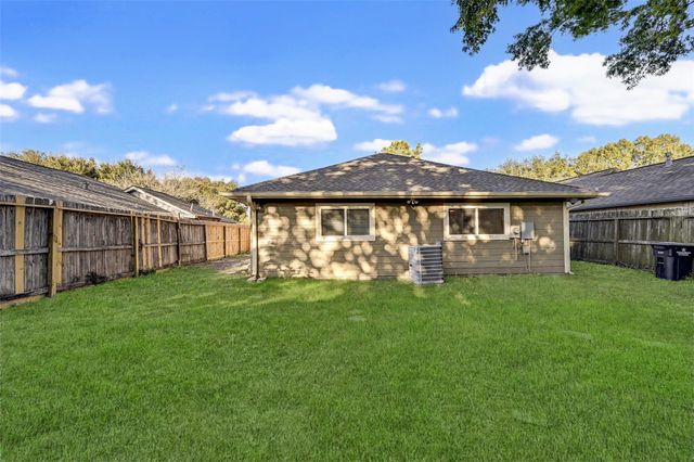 14027 Blue Falls Drive, Sugar Land, TX 77498