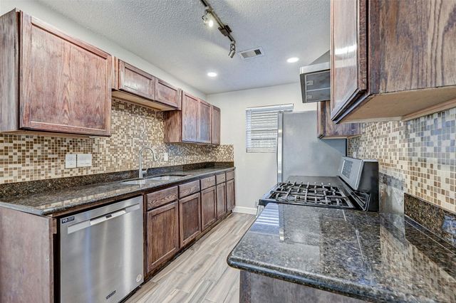 14027 Blue Falls Drive, Sugar Land, TX 77498