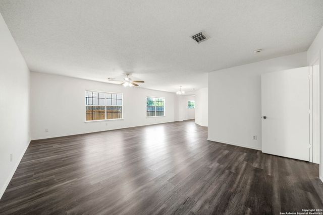 7839 Bypass Shoals, San Antonio, TX 78244