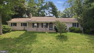 11911 SYCAMORE DR, Hagerstown, MD 21742