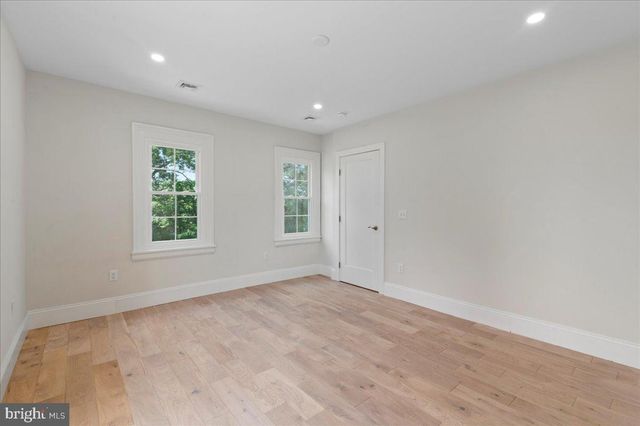 802 COLLEGEVILLE RD, Phoenixville, PA 19460