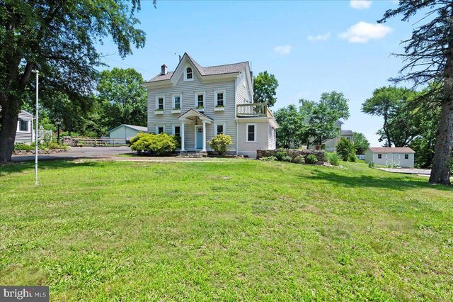 802 COLLEGEVILLE RD, Phoenixville, PA 19460