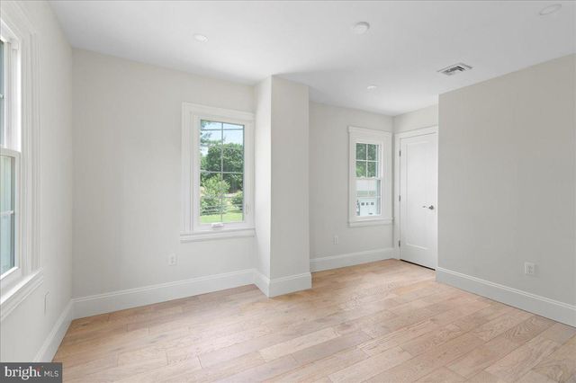 802 COLLEGEVILLE RD, Phoenixville, PA 19460