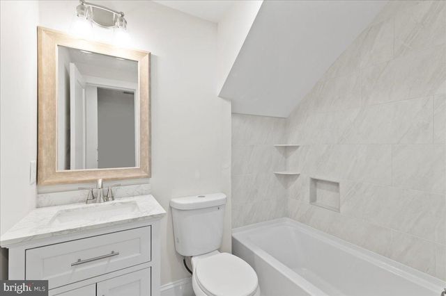 802 COLLEGEVILLE RD, Phoenixville, PA 19460