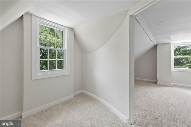 802 COLLEGEVILLE RD, Phoenixville, PA 19460