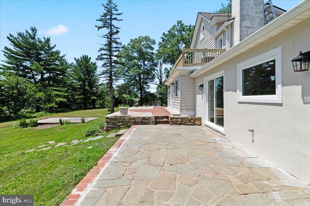 802 COLLEGEVILLE RD, Phoenixville, PA 19460