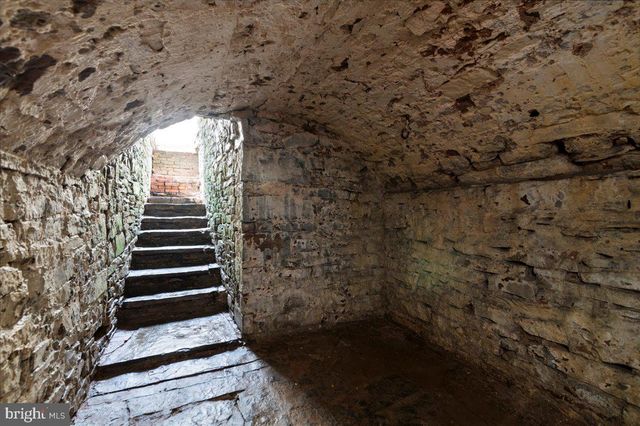 802 COLLEGEVILLE RD, Phoenixville, PA 19460