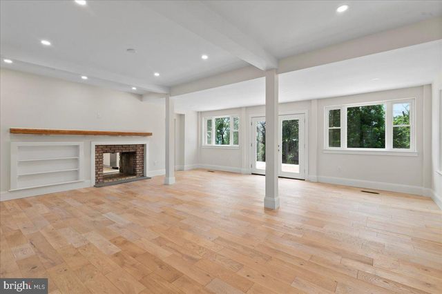 802 COLLEGEVILLE RD, Phoenixville, PA 19460