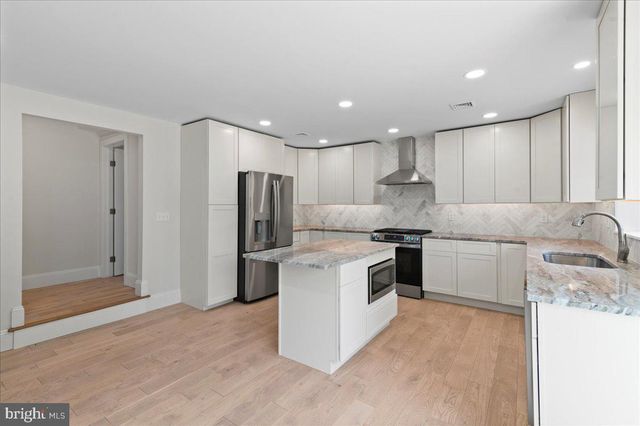 802 COLLEGEVILLE RD, Phoenixville, PA 19460