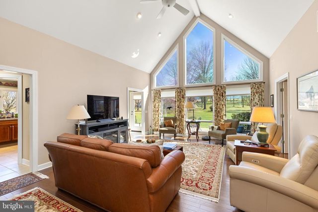 474 BEAVER LN, Mount Jackson, VA 22842