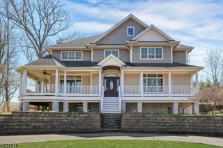 26 Sunset Rd, Livingston Twp., NJ 07039