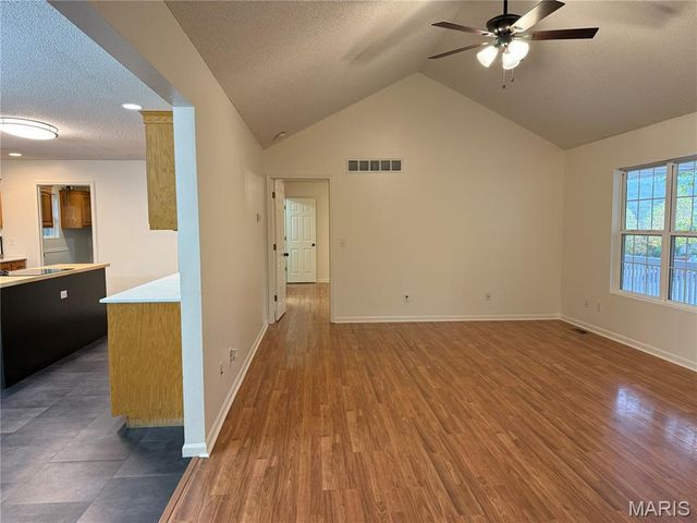 20344 Heritage Road, St Robert, MO 65584