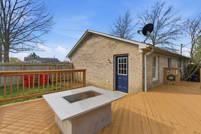 305 Williamsburg Drive, Nicholasville, KY 40356