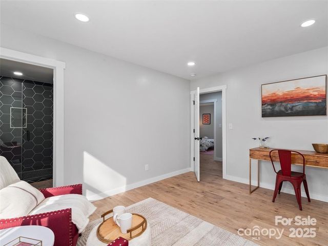 1109 S Prestonwood Drive, Hendersonville, NC 28739