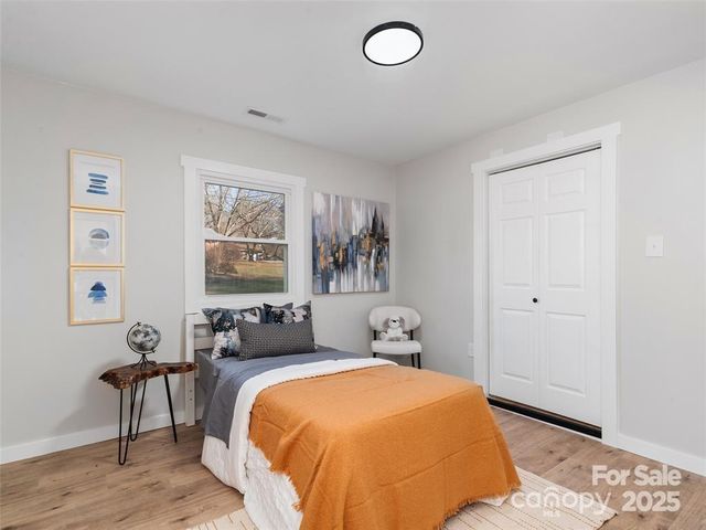 1109 S Prestonwood Drive, Hendersonville, NC 28739