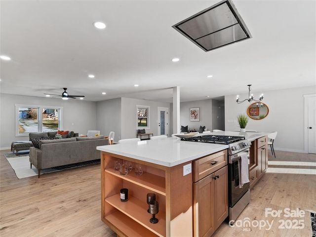 1109 S Prestonwood Drive, Hendersonville, NC 28739