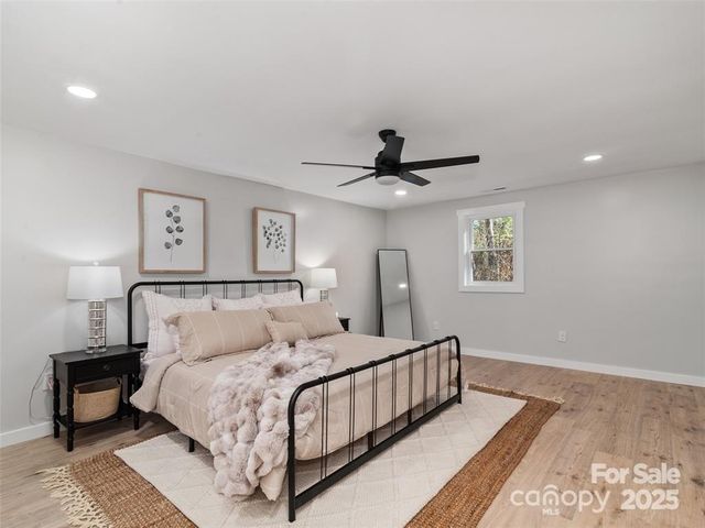 1109 S Prestonwood Drive, Hendersonville, NC 28739