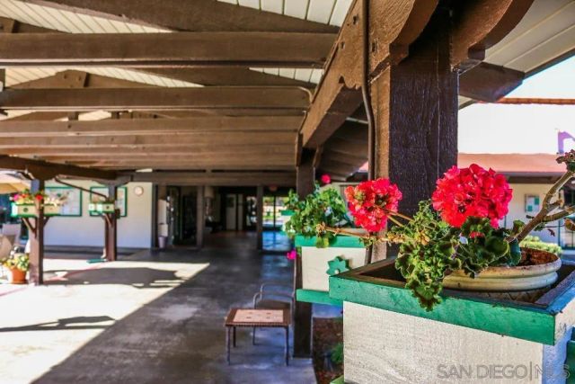 16598 Casero Rd, San Diego, CA 92128