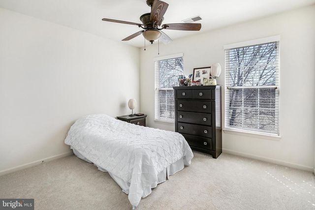 2424 FIVE FATHOM CIR, Woodbridge, VA 22191