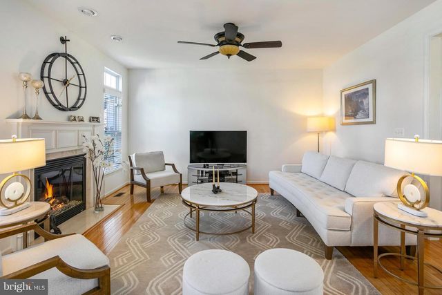 2424 FIVE FATHOM CIR, Woodbridge, VA 22191