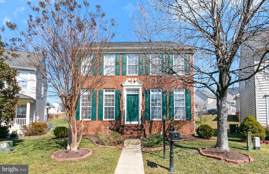 2424 FIVE FATHOM CIR, Woodbridge, VA 22191