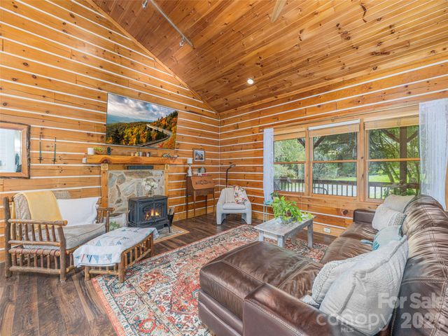 107 Tibi Lane, Waynesville, NC 28785