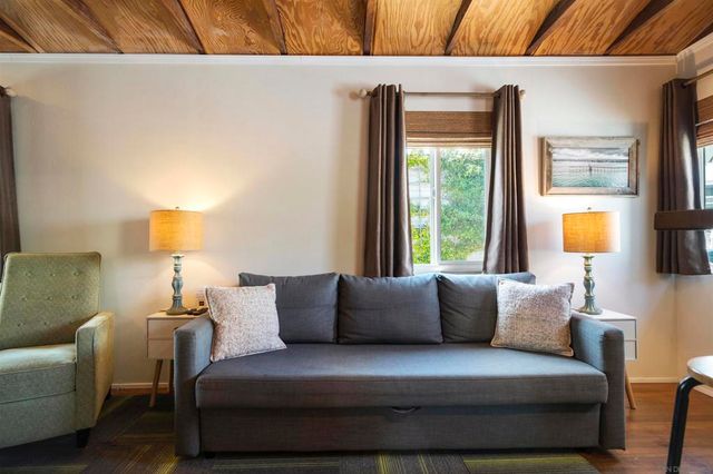 5123 Lotus St, San Diego, CA 92107