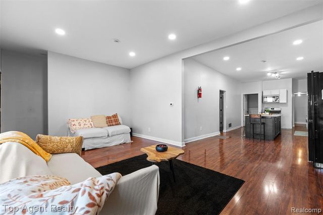 16602 Monica Street, Detroit, MI 48221