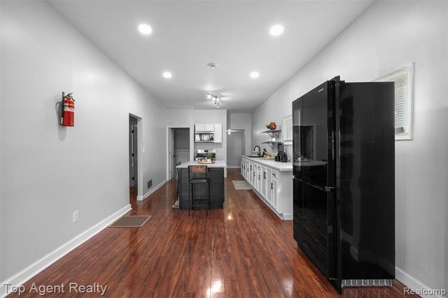 16602 Monica Street, Detroit, MI 48221