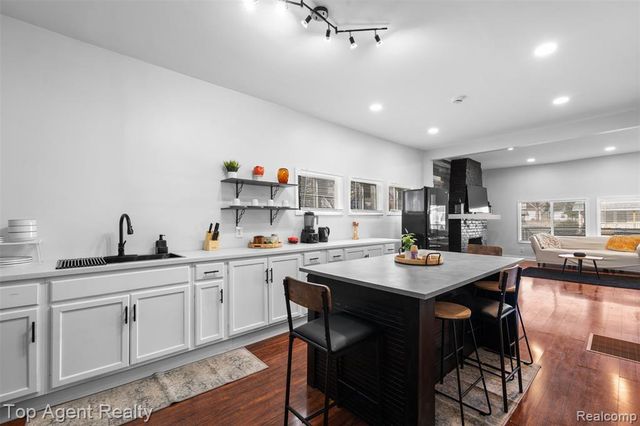 16602 Monica Street, Detroit, MI 48221