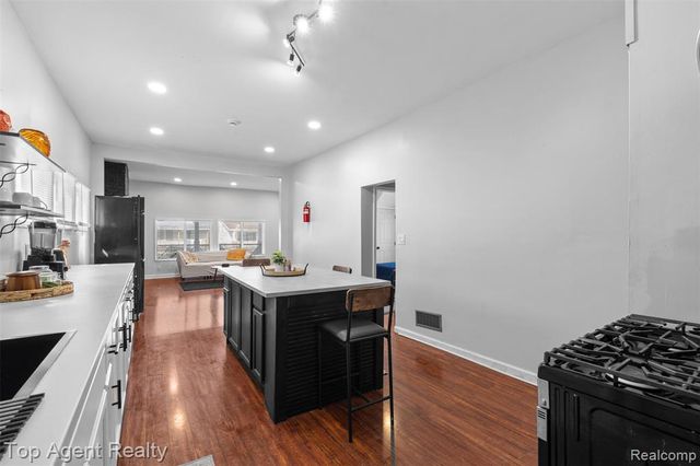 16602 Monica Street, Detroit, MI 48221