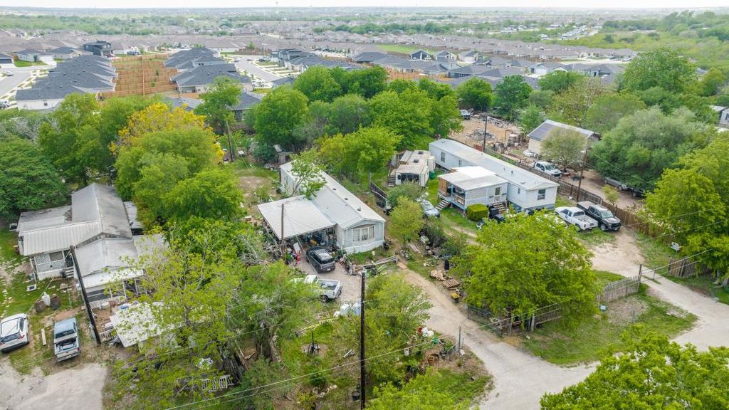 404 Quail RUN, Buda, TX 78610