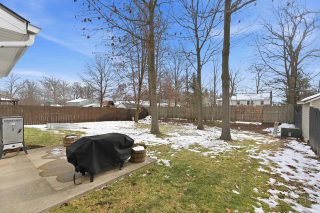 1603 Bear Claw Lane, Fort Wayne, IN 46845