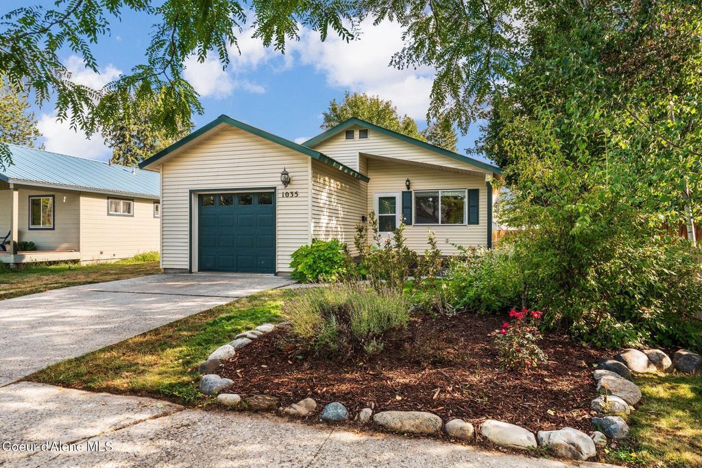 1035 Cedar St, Sandpoint, ID 83864