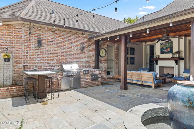 115 Flagstone Court, Lafayette, LA 70503