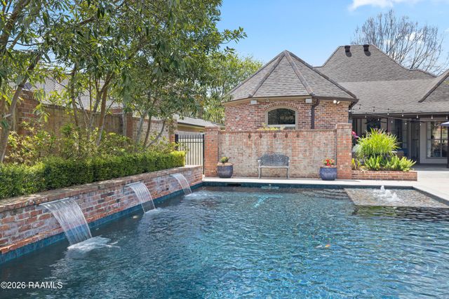 115 Flagstone Court, Lafayette, LA 70503