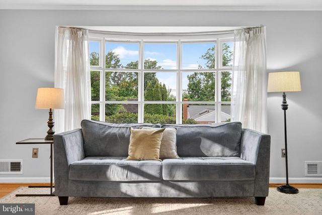 915 N OVERLOOK DR, Alexandria, VA 22305