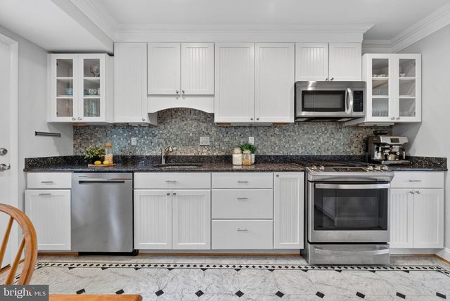 915 N OVERLOOK DR, Alexandria, VA 22305