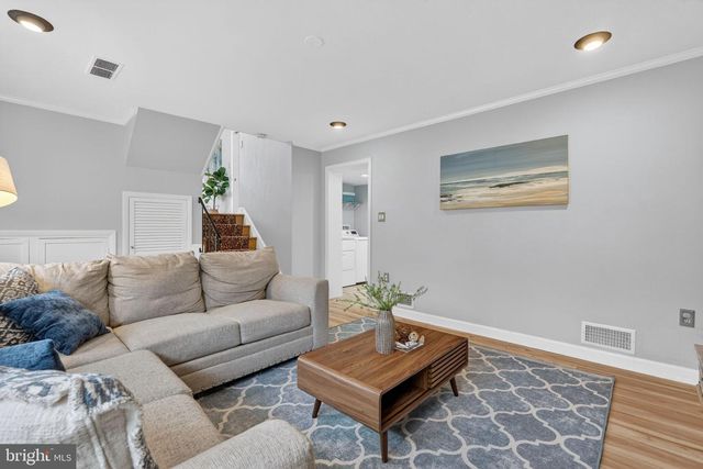 915 N OVERLOOK DR, Alexandria, VA 22305