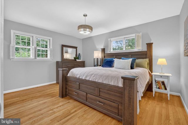 915 N OVERLOOK DR, Alexandria, VA 22305