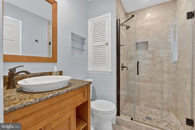 915 N OVERLOOK DR, Alexandria, VA 22305