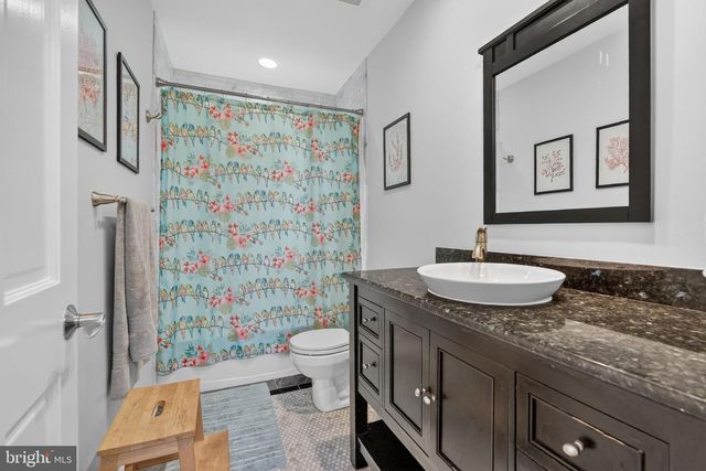 915 N OVERLOOK DR, Alexandria, VA 22305